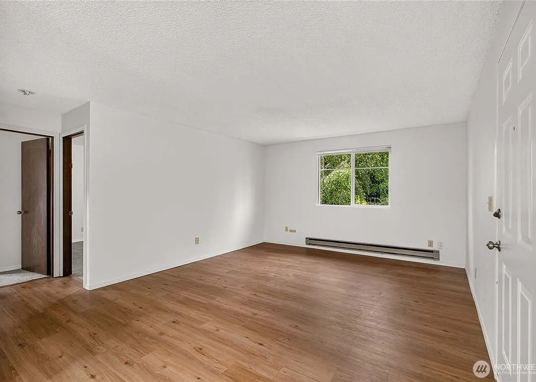 2 bed, 670 sqft, $2,000 — Photo 4