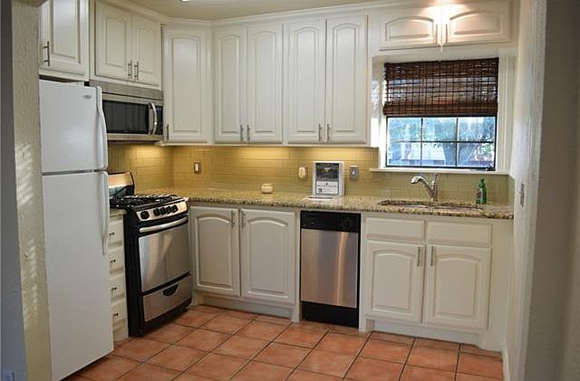 2nd image of 4801 Calmont Ave