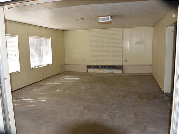 5th image of 10261 Crenshaw Dr