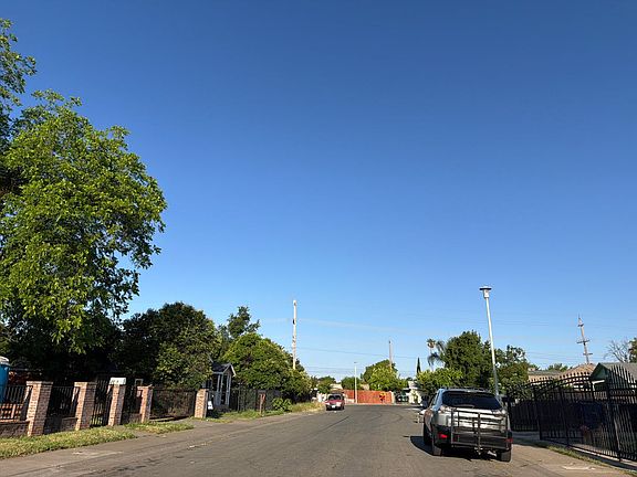 4th image of 2821 38th Ave