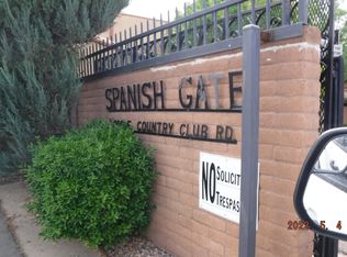 200 E Country Club Rd APT 8, Roswell, NM 88201