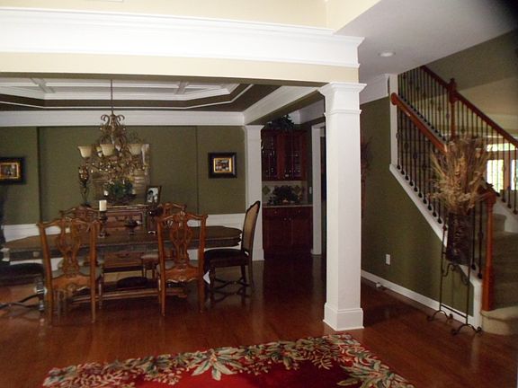 Dining Room (furnished)