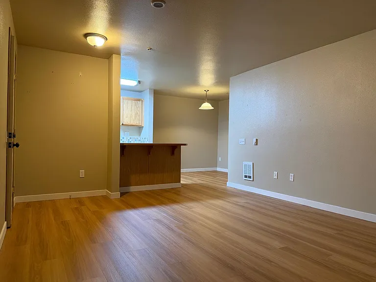 11915 Roseberg Ave S — Photo 2