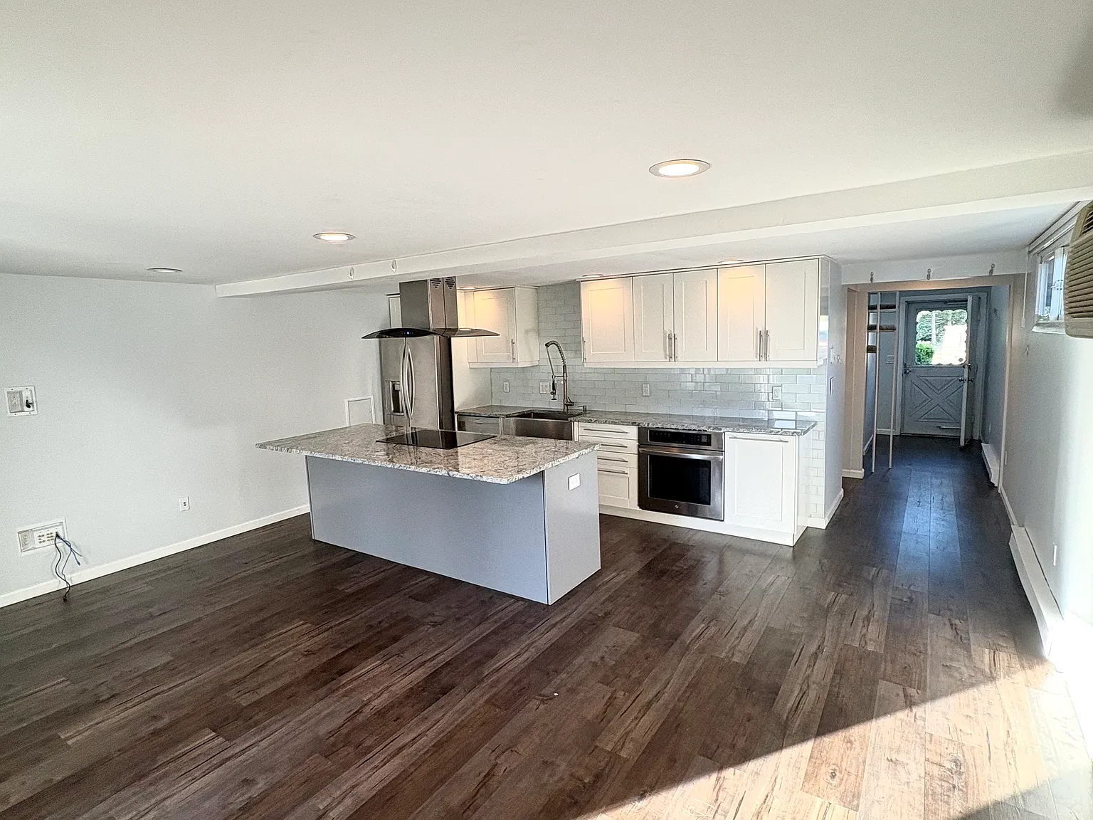 1 bed, 1120 sqft, $1,850 — Photo 3