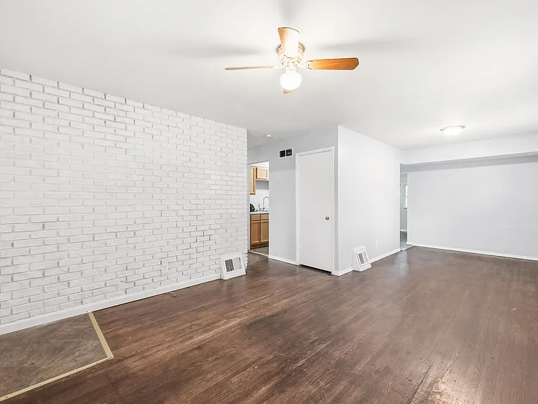 10519 Renfrew Dr — Photo 12