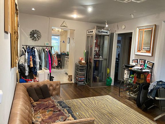 4th image of 140-0 Jewel Ave #1