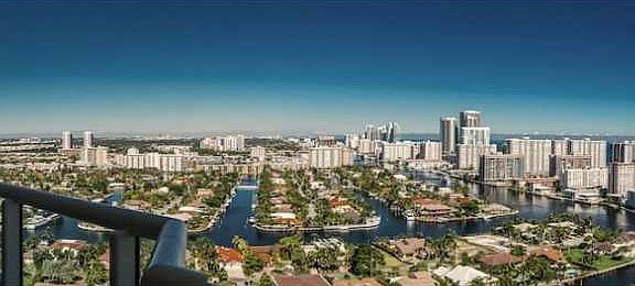3rd image of 21205 Yacht Club Dr APT 2505