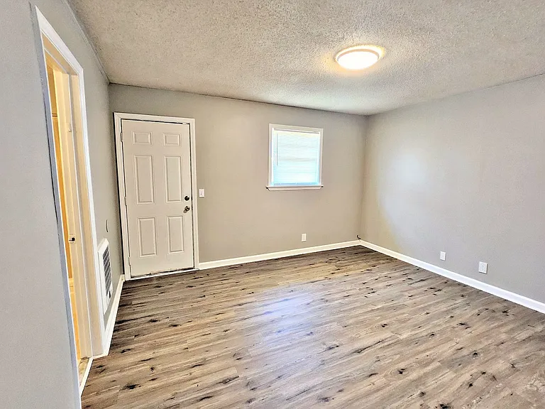 3900 Rucker Cir SW — Photo 8