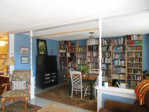 5th image of 10093 Oakwood Dr