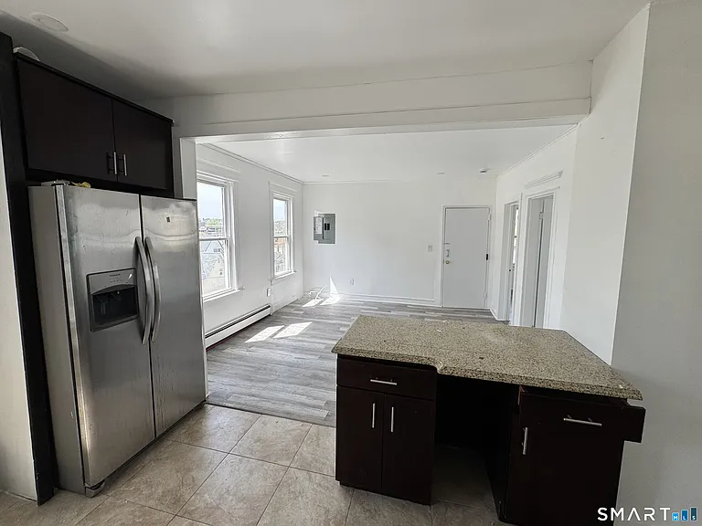 20 Coe St — Photo 2