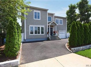 2987 Stevens St, Oceanside, NY 11572
