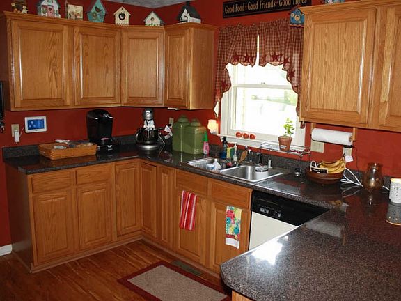 5th image of 1011 Caroline Dr