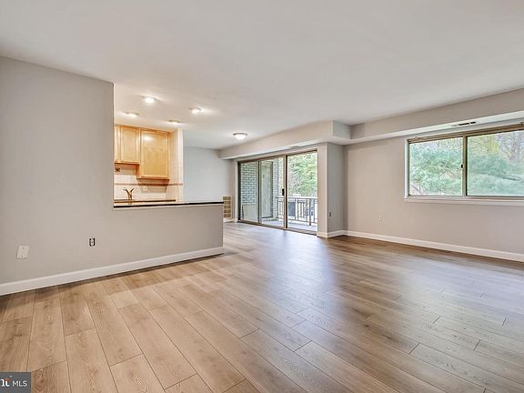 5th image of 12401 Braxfield Ct #483