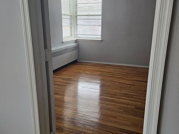 5th image of 10 S West St APT 2AE