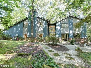 2405 Sugarberry Ct, Reston, VA 20191