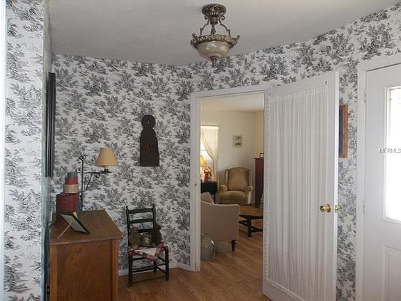 3rd image of 132 Shelley Dr