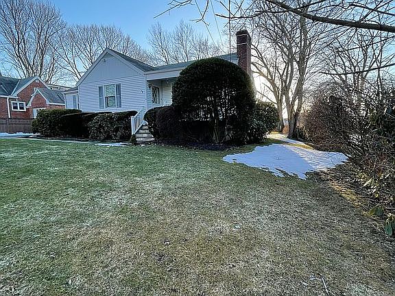4th image of 21 Andrea Ln