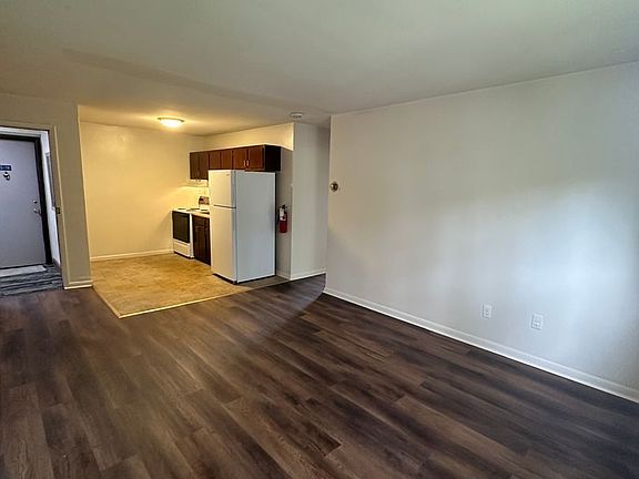 2nd image of 34 E Eagle Rd APT C20