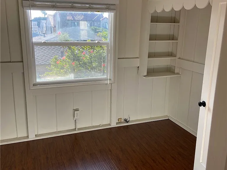 435 1/2 Heliotrope Ave — Photo 4