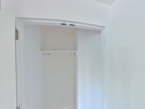 5th image of 101 W 15th St APT 630