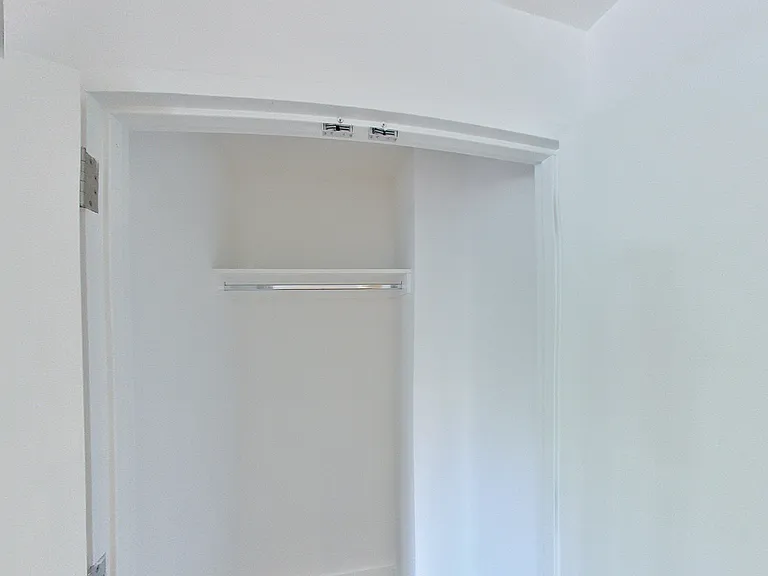 101 W 15th St #330 — Photo 6