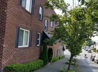 4215 SW Edmunds St, Seattle, WA 98116