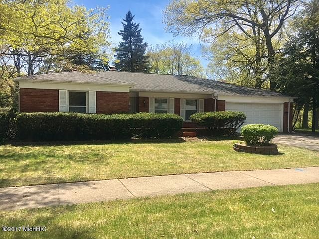1st image of 1411 Hillcrest Dr