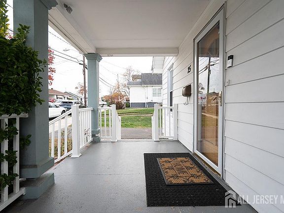 3rd image of 25 Reid St