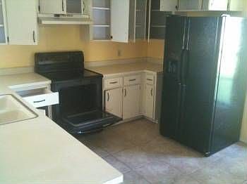 2nd image of 806 Wakefield Way