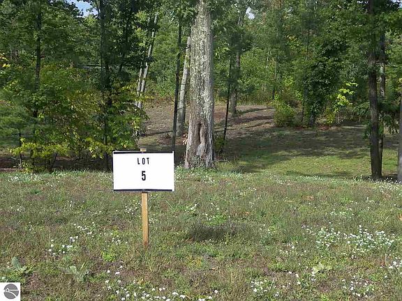 2nd image of 5 Krull Ct Lot 5