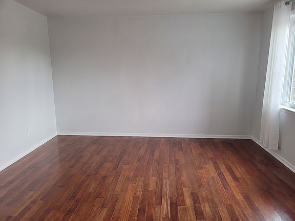 3rd image of 135 Westwood Ave Floor 2
