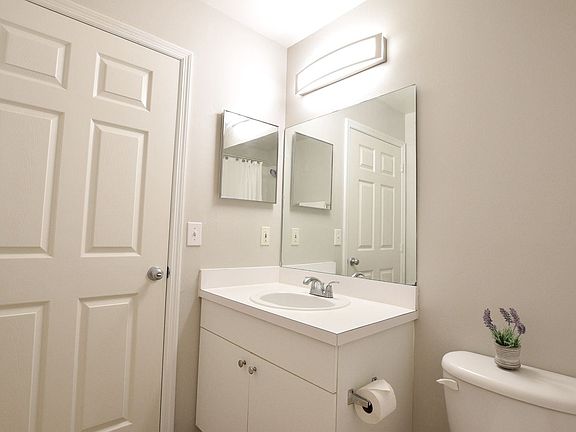 4th image of 180 Laterino Ct #109
