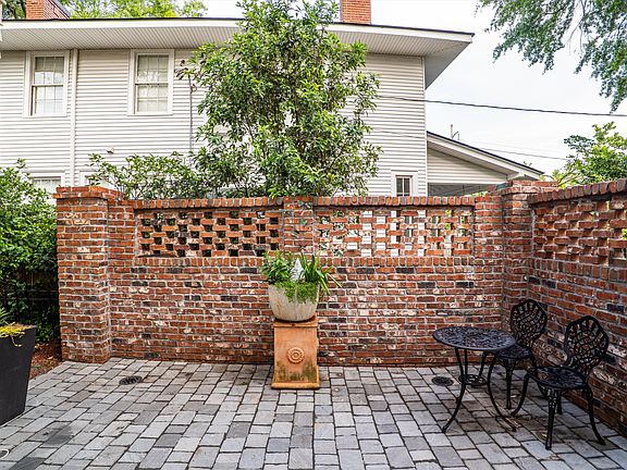 5th image of 2509 Bellevue Ave