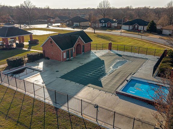 2nd image of 3923 W Kay Pointe Boulevard