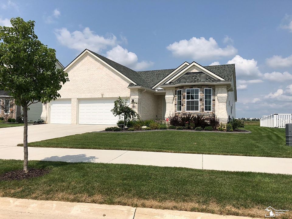 1st image of 696 Davenport Dr