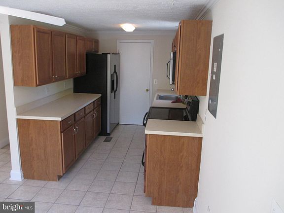 5th image of 717 Victoria Dr