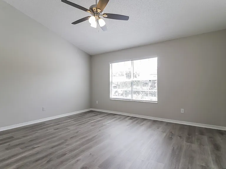 1034 Gore Dr — Photo 10