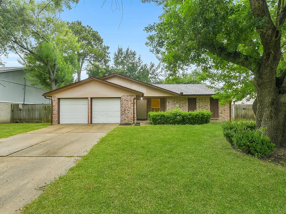 19334 Wood Village Ln