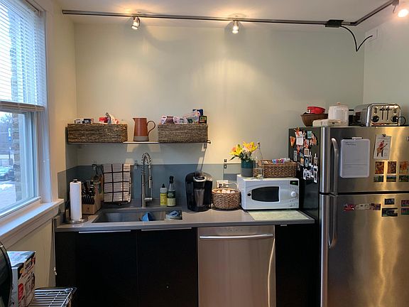 4th image of 5140 N Troy St #2W