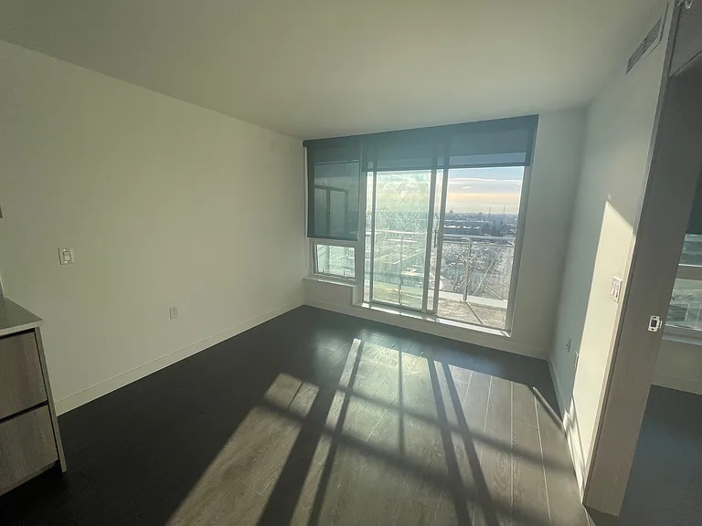 433 SW Marine Dr #1207 — Photo 5