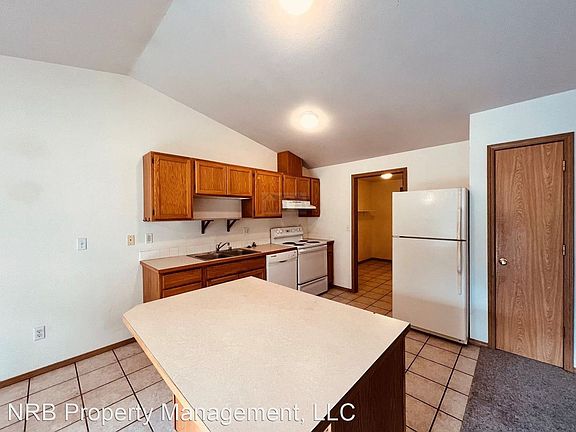 5th image of 2218 168th St E