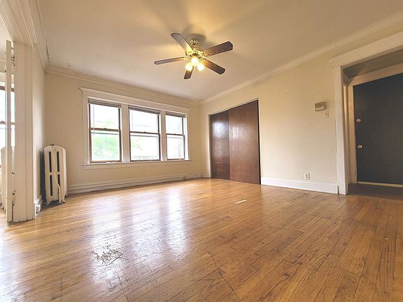 5th image of 1318 N Van Buren St #7