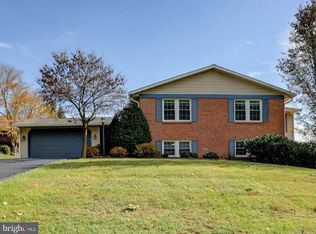 516 Briar Ln E, Chambersburg, PA