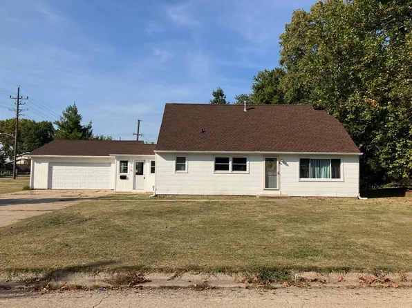 910 W 19th St, Sterling, IL 61081