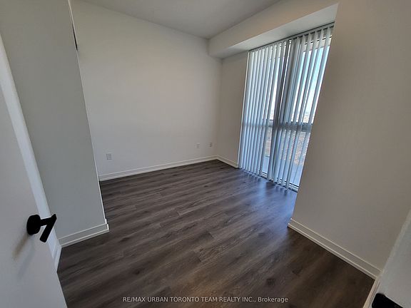 5th image of 28 Interchange Way #3308