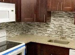 320 Meadows Cir, Boynton Beach, FL 33436
