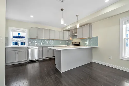 43 Wright Ave #2 Photo 1