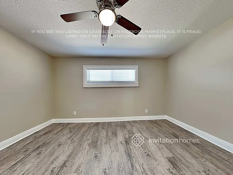 725 Clayton St — Photo 10