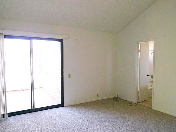 Master Bedroom (Back)