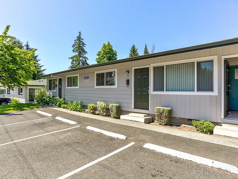 Arrowsmith Apartments — Photo 24